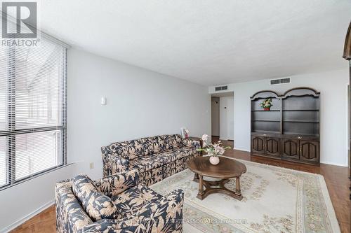 914 - 1333 Bloor Street, Mississauga, ON - Indoor Photo Showing Living Room