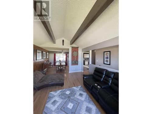 7 Williston Crescent, Mackenzie, BC - Indoor Photo Showing Living Room