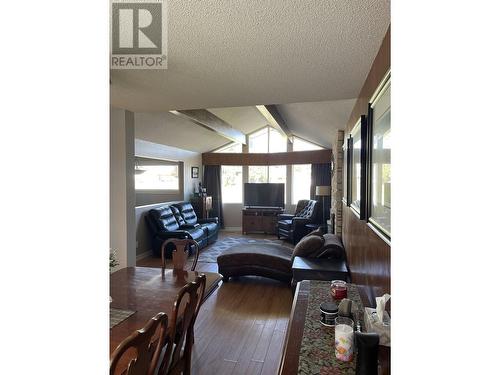 7 Williston Crescent, Mackenzie, BC - Indoor Photo Showing Living Room