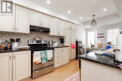 3628B St. Clair Avenue E, Toronto, ON - Indoor Photo Showing Kitchen With Upgraded Kitchen