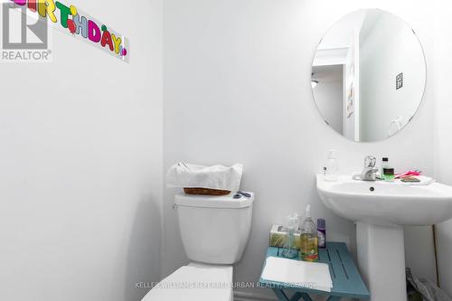 3628B St. Clair Avenue E, Toronto, ON - Indoor Photo Showing Bathroom