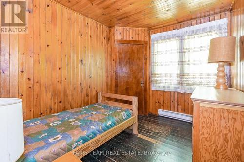 86 East Beach Road, Tiny, ON - Indoor Photo Showing Bedroom