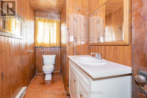 86 East Beach Road, Tiny, ON - Indoor Photo Showing Bathroom