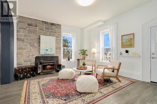 395 Massassauga Road, Prince Edward County (Ameliasburgh), ON - Indoor Photo Showing Living Room