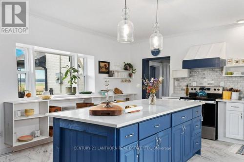 395 Massassauga Road, Prince Edward County (Ameliasburgh), ON - Indoor Photo Showing Kitchen With Upgraded Kitchen