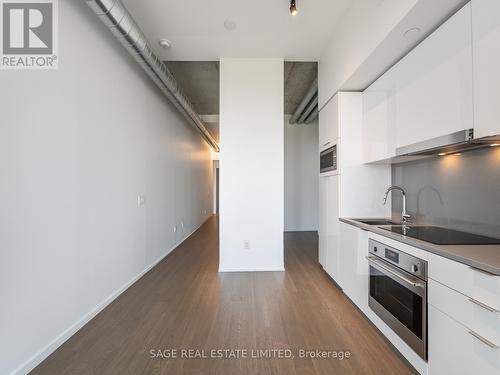 918 - 170 Bayview Avenue, Toronto C08, ON - Indoor Photo Showing Kitchen