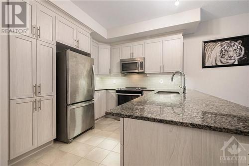 274 Pembina Private, Ottawa, ON - Indoor Photo Showing Kitchen With Stainless Steel Kitchen With Upgraded Kitchen