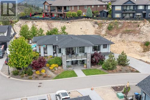 1678 Country Club Drive Unit# 1, Kelowna, BC - Outdoor With Facade