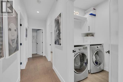 1678 Country Club Drive Unit# 1, Kelowna, BC - Indoor Photo Showing Laundry Room