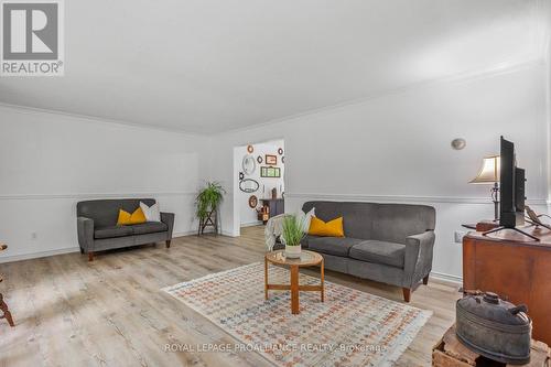 121 Spry Road, Stirling-Rawdon, ON - Indoor Photo Showing Living Room