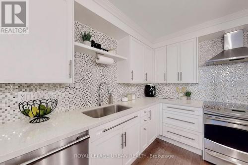 601 - 55 Skymark Drive, Toronto C15, ON - Indoor Photo Showing Kitchen With Upgraded Kitchen