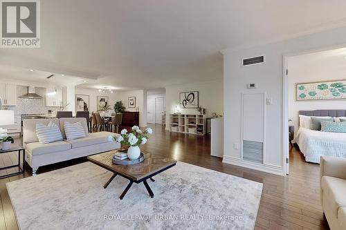 601 - 55 Skymark Drive, Toronto C15, ON - Indoor Photo Showing Living Room