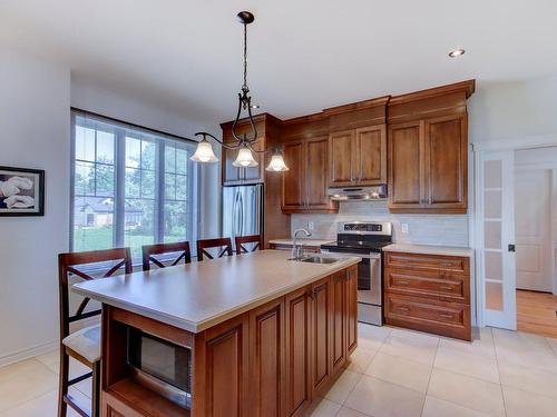 Kitchen - 596 Av. Missisquoi, Venise-En-Québec, QC - Indoor Photo Showing Kitchen With Double Sink