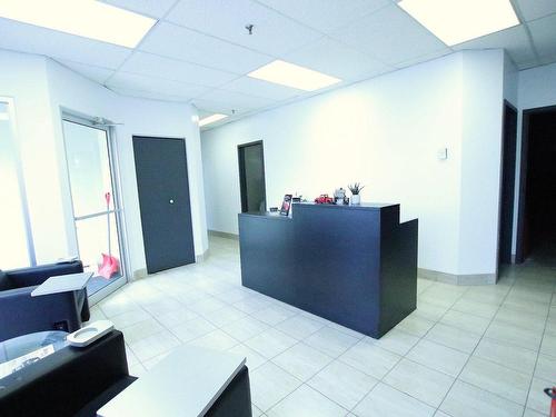 Bureau - 3697 Rue Isabelle, Brossard, QC 