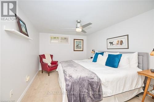 2457 Walker Court, Niagara Falls, ON - Indoor Photo Showing Bedroom