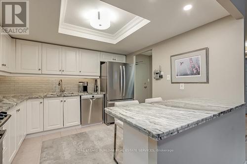 401 - 2121 Lakeshore Road, Burlington (Brant), ON - Indoor Photo Showing Kitchen With Stainless Steel Kitchen