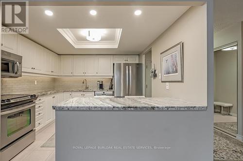 401 - 2121 Lakeshore Road, Burlington, ON - Indoor Photo Showing Kitchen With Stainless Steel Kitchen