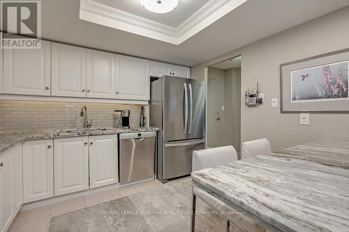 401 - 2121 Lakeshore Road, Burlington, ON - Indoor Photo Showing Kitchen With Stainless Steel Kitchen