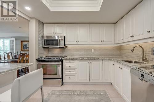 401 - 2121 Lakeshore Road, Burlington, ON - Indoor Photo Showing Kitchen With Stainless Steel Kitchen With Upgraded Kitchen