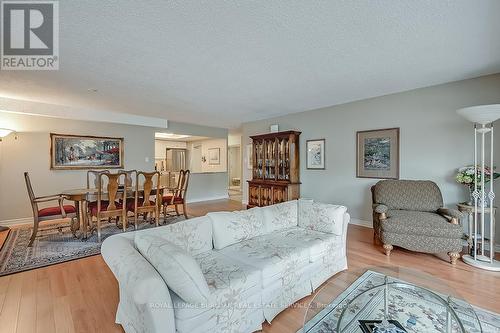 401 - 2121 Lakeshore Road, Burlington (Brant), ON - Indoor Photo Showing Living Room