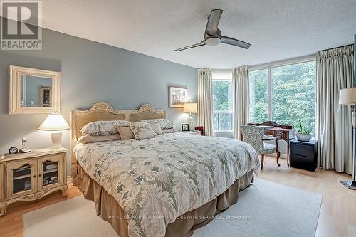 401 - 2121 Lakeshore Road, Burlington, ON - Indoor Photo Showing Bedroom