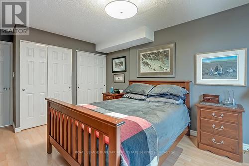 401 - 2121 Lakeshore Road, Burlington, ON - Indoor Photo Showing Bedroom