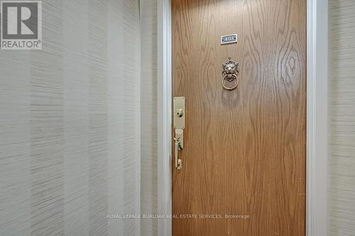 401 - 2121 Lakeshore Road, Burlington, ON - Indoor Photo Showing Bathroom