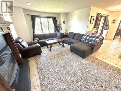 127 Barlow Avenue, Williams Lake, BC - Indoor Photo Showing Living Room