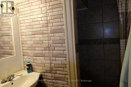 527 Front Street, Quinte West, ON - Indoor Photo Showing Bathroom