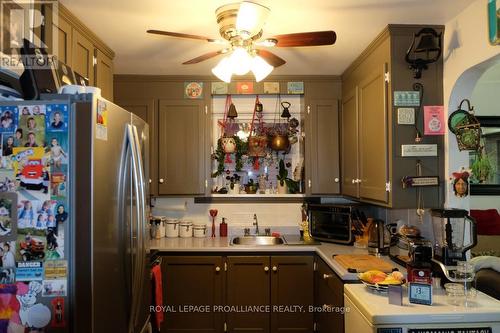 527 Front Street, Quinte West, ON - Indoor Photo Showing Kitchen With Double Sink