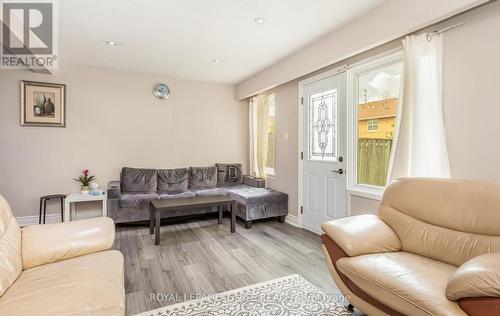 20 - 7255 Dooley Drive, Mississauga (Malton), ON - Indoor Photo Showing Living Room