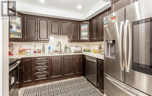 20 - 7255 Dooley Drive, Mississauga, ON - Indoor Photo Showing Kitchen