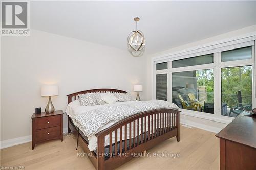 35 Taliesin Trail, Welland, ON - Indoor Photo Showing Bedroom