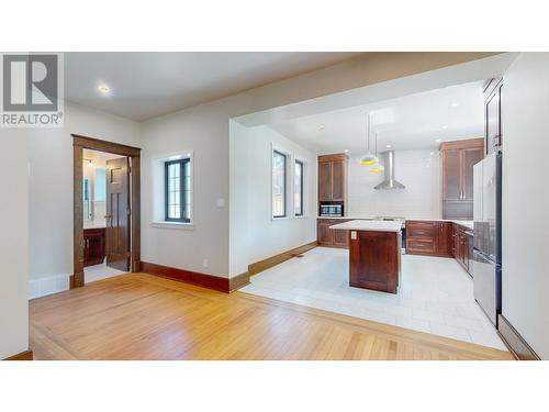 321 4Th Avenue Unit# B, Fernie, BC - Indoor Photo Showing Kitchen