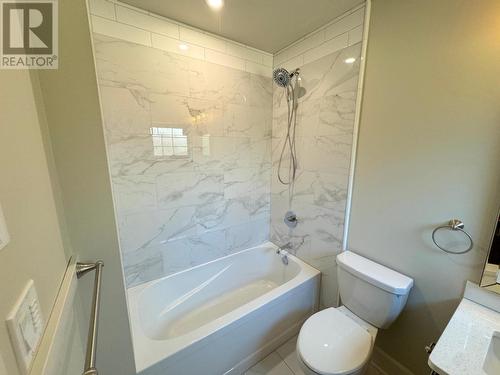 321 4Th Avenue Unit# B, Fernie, BC - Indoor Photo Showing Bathroom