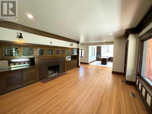 321 4Th Avenue Unit# B, Fernie, BC - Indoor With Fireplace