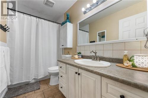 1208 Locksley Road, Pembroke, ON - Indoor Photo Showing Bathroom