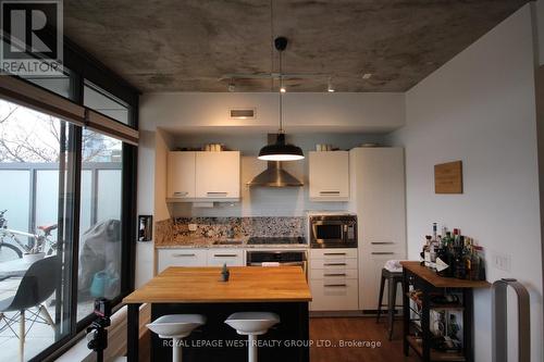 503 - 15 Beverly Street, Toronto (Kensington-Chinatown), ON - Indoor Photo Showing Kitchen