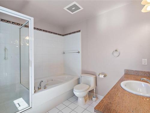 116-165 Kimta Rd, Victoria, BC - Indoor Photo Showing Bathroom