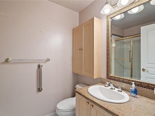 116-165 Kimta Rd, Victoria, BC - Indoor Photo Showing Bathroom