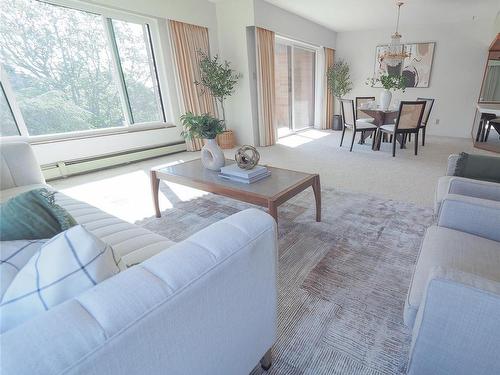 405-2930 Cook St, Victoria, BC - Indoor Photo Showing Living Room