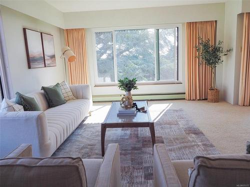 405-2930 Cook St, Victoria, BC - Indoor Photo Showing Living Room