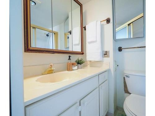 405-2930 Cook St, Victoria, BC - Indoor Photo Showing Bathroom