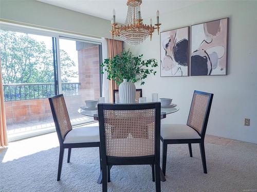 405-2930 Cook St, Victoria, BC - Indoor Photo Showing Dining Room