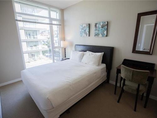 509-379 Tyee Rd, Victoria, BC - Indoor Photo Showing Bedroom