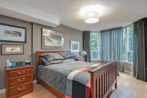 2121 Lakeshore Road|Unit #401, Burlington, ON - Indoor Photo Showing Bedroom