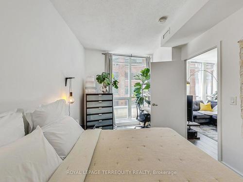 322-38 Dan Leckie Way, Toronto, ON - Indoor Photo Showing Bedroom