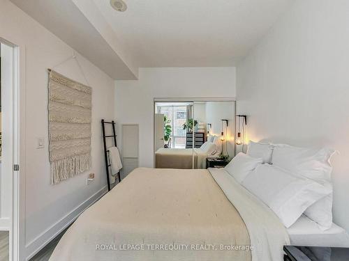 322-38 Dan Leckie Way, Toronto, ON - Indoor Photo Showing Bedroom