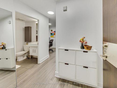 322-38 Dan Leckie Way, Toronto, ON - Indoor Photo Showing Bathroom