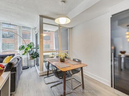 322-38 Dan Leckie Way, Toronto, ON - Indoor Photo Showing Dining Room